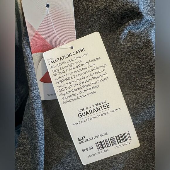 NWT Athleta Salutation Capri - Picture 8 of 8